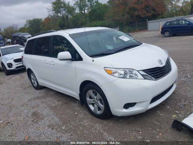  Salvage Toyota Sienna