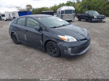  Salvage Toyota Prius