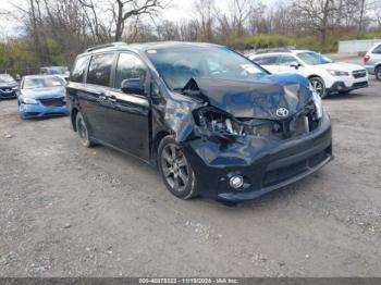  Salvage Toyota Sienna