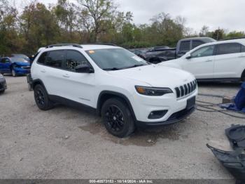  Salvage Jeep Cherokee