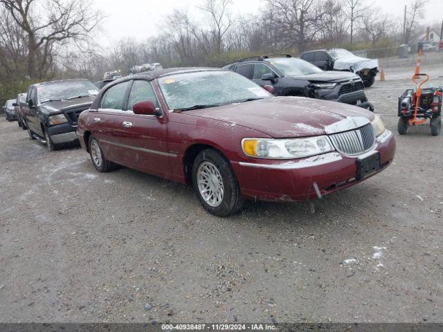  Salvage Lincoln Towncar