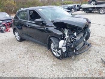  Salvage Nissan Kicks