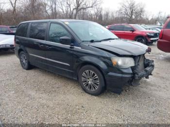  Salvage Chrysler Town & Country