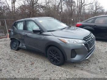  Salvage Nissan Kicks