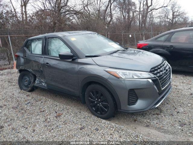  Salvage Nissan Kicks