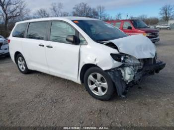  Salvage Toyota Sienna