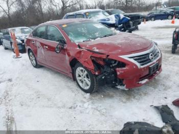  Salvage Nissan Altima