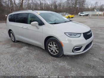  Salvage Chrysler Pacifica