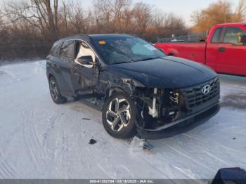  Salvage Hyundai TUCSON