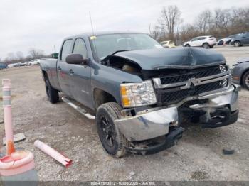  Salvage Chevrolet Silverado 2500