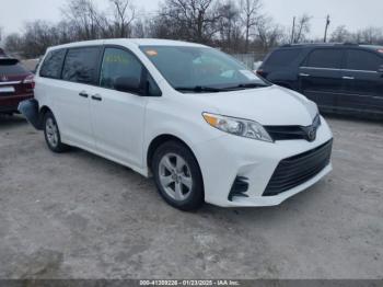  Salvage Toyota Sienna