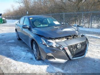  Salvage Nissan Altima