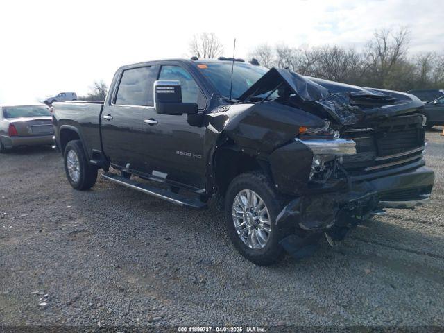  Salvage Chevrolet Silverado 2500