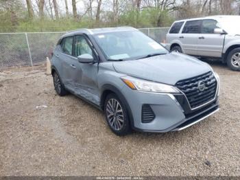  Salvage Nissan Kicks