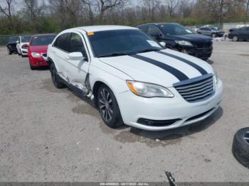  Salvage Chrysler 200
