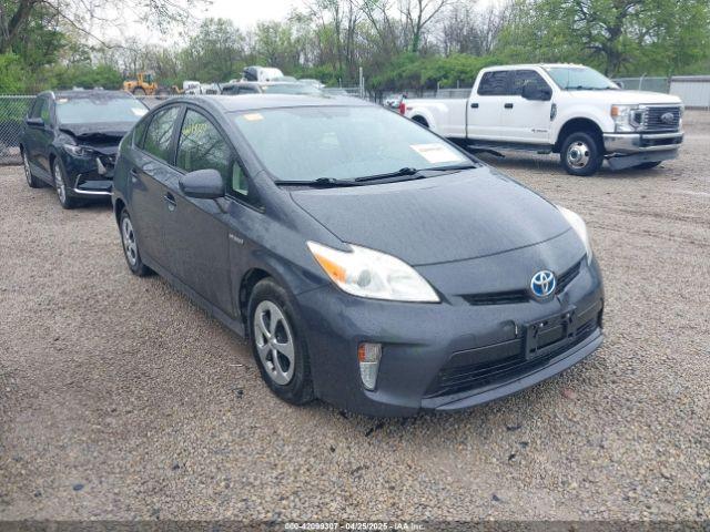  Salvage Toyota Prius