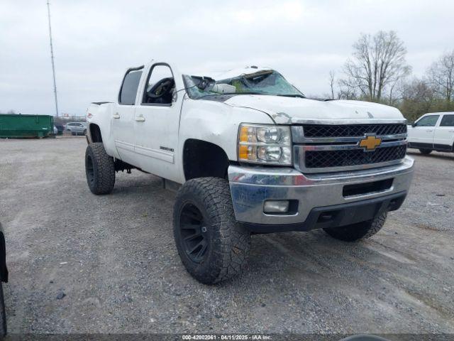 Salvage Chevrolet Silverado 2500
