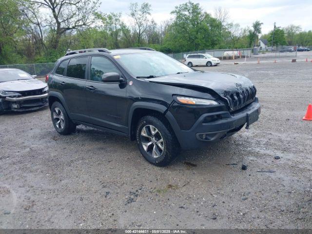  Salvage Jeep Cherokee