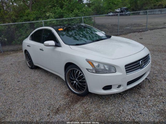  Salvage Nissan Maxima