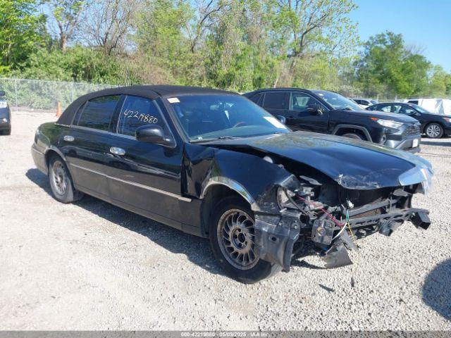  Salvage Lincoln Towncar