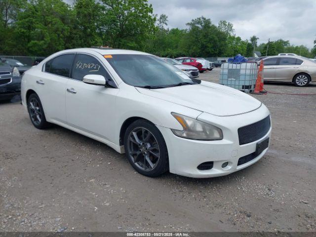  Salvage Nissan Maxima