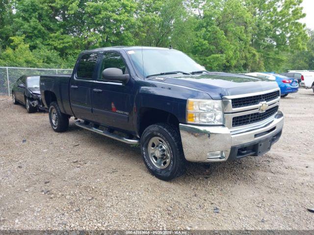  Salvage Chevrolet Silverado 2500