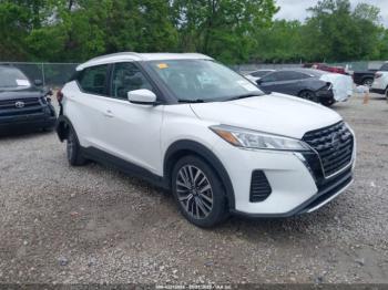  Salvage Nissan Kicks