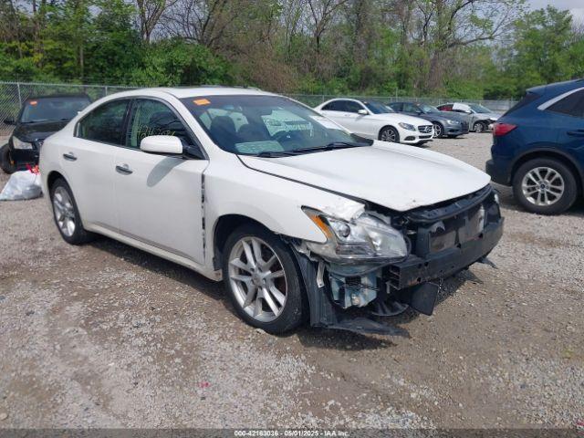  Salvage Nissan Maxima