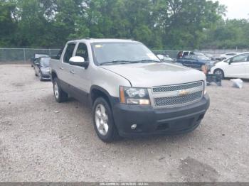  Salvage Chevrolet Avalanche 1500