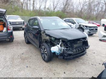  Salvage Nissan Kicks