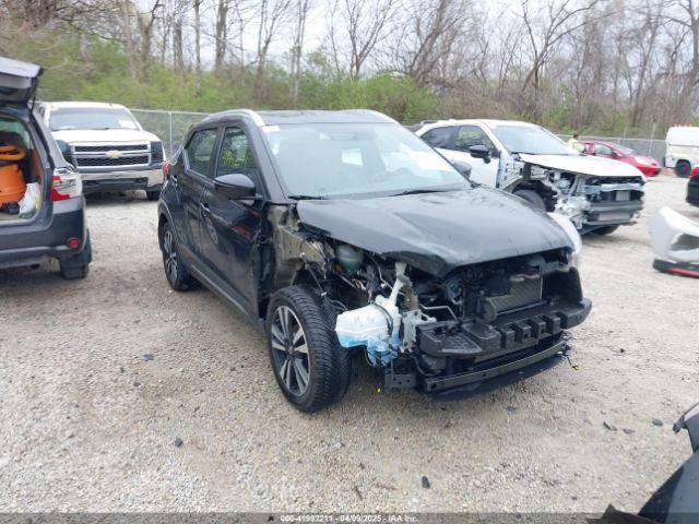  Salvage Nissan Kicks