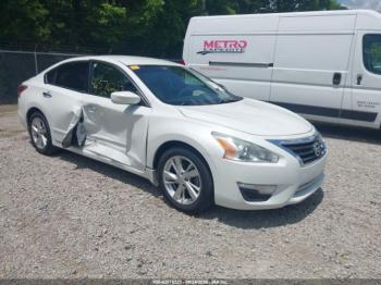  Salvage Nissan Altima