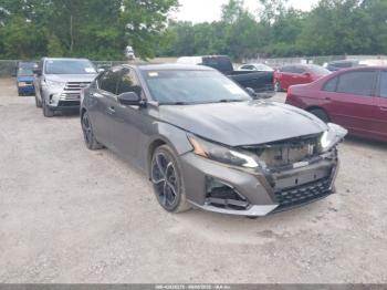  Salvage Nissan Altima