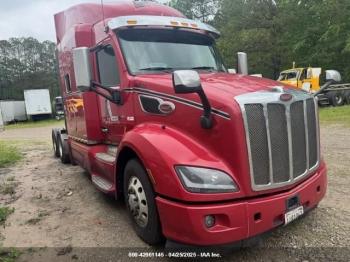  Salvage Peterbilt 579