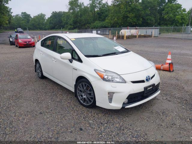  Salvage Toyota Prius