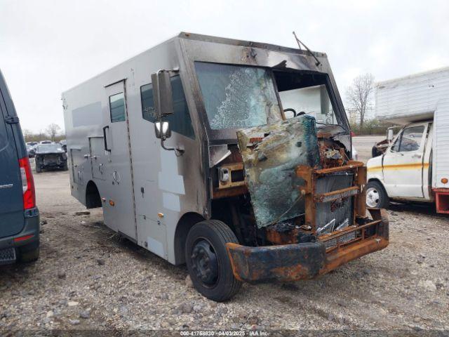 Salvage Freightliner Mt45g