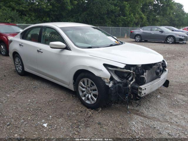  Salvage Nissan Altima