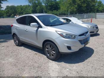  Salvage Hyundai TUCSON