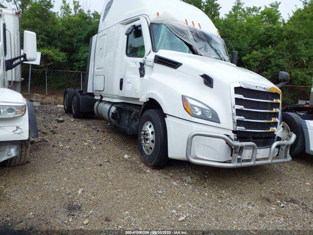  Salvage Freightliner Cascadia 126
