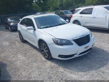  Salvage Chrysler 200