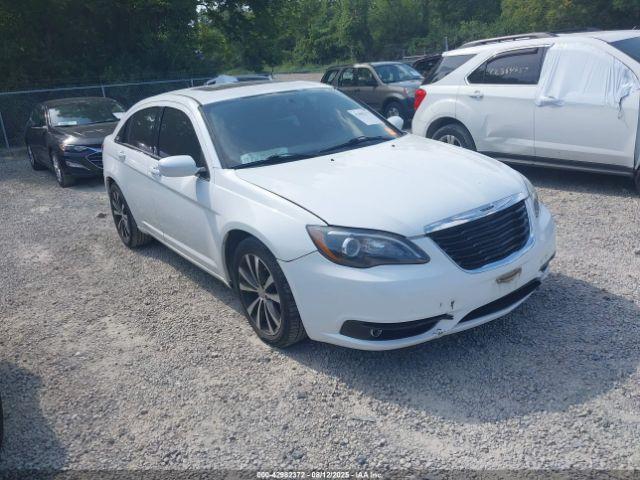  Salvage Chrysler 200