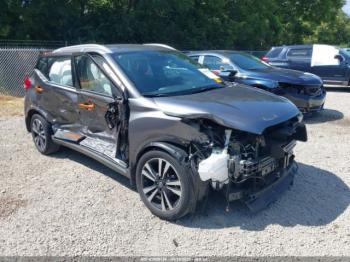  Salvage Nissan Kicks