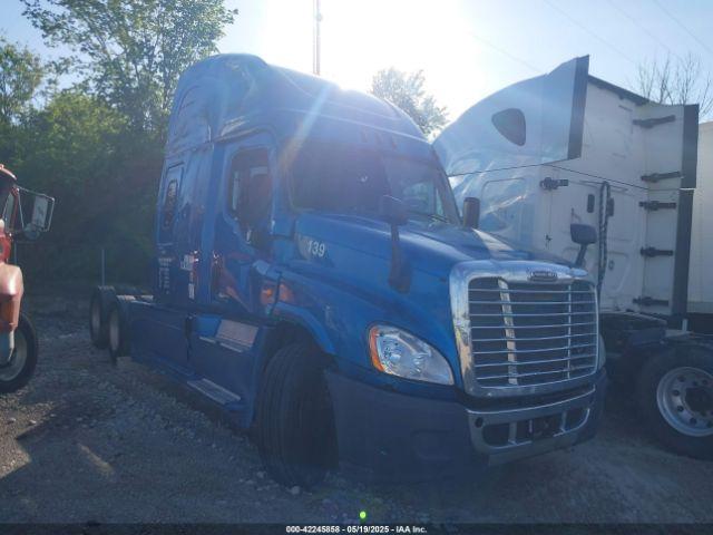  Salvage Freightliner Cascadia 125