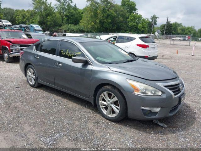  Salvage Nissan Altima