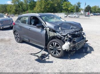  Salvage Nissan Kicks