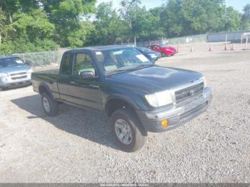  Salvage Toyota Tacoma