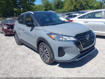 Salvage Nissan Kicks