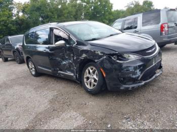  Salvage Chrysler Pacifica
