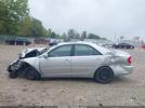 Toyota Camry Le Image 3