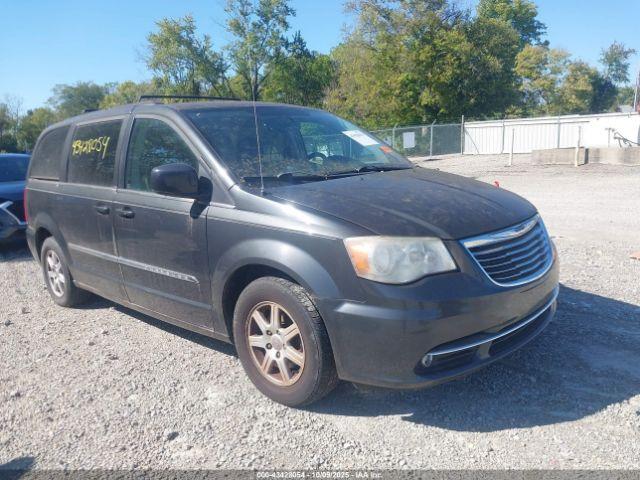  Salvage Chrysler Town & Country
